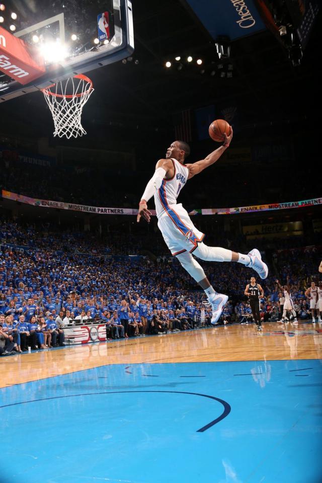 星空体育官网下载-兰斯球员面临合同短缺困扰，球队陷入混乱(兰斯足球俱乐部简称)